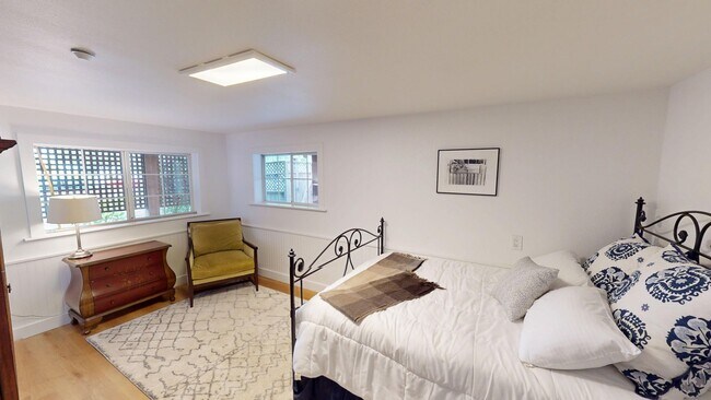 Building Photo - Downtown San Anselmo Updated 4x3 + aupair ...