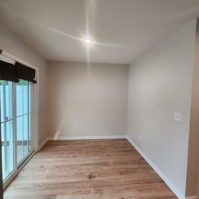 Building Photo - 525 Hampton Townes Dr
