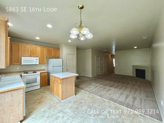 Building Photo - 5863 SE 16th Loop