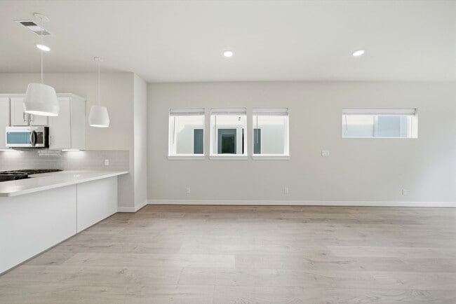 Building Photo - 3073 Hicks St