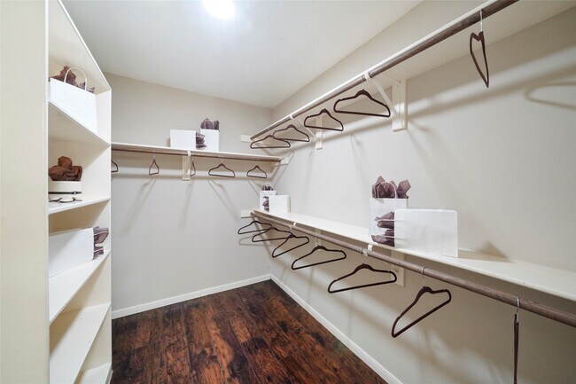 Building Photo - 7415 Revelwood Dr