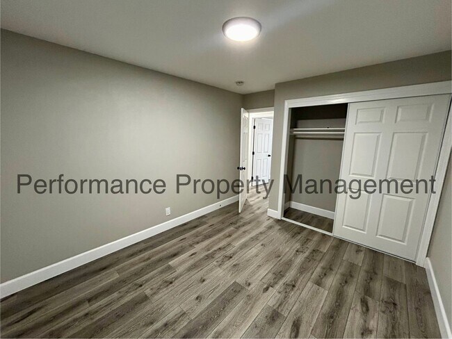 Building Photo - Charming 3 Bed/2 Bath Remodeled Home in Sh...
