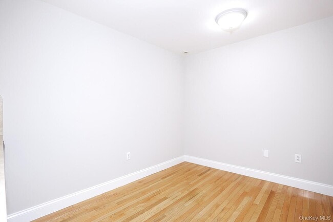 Building Photo - 21 E Central Ave