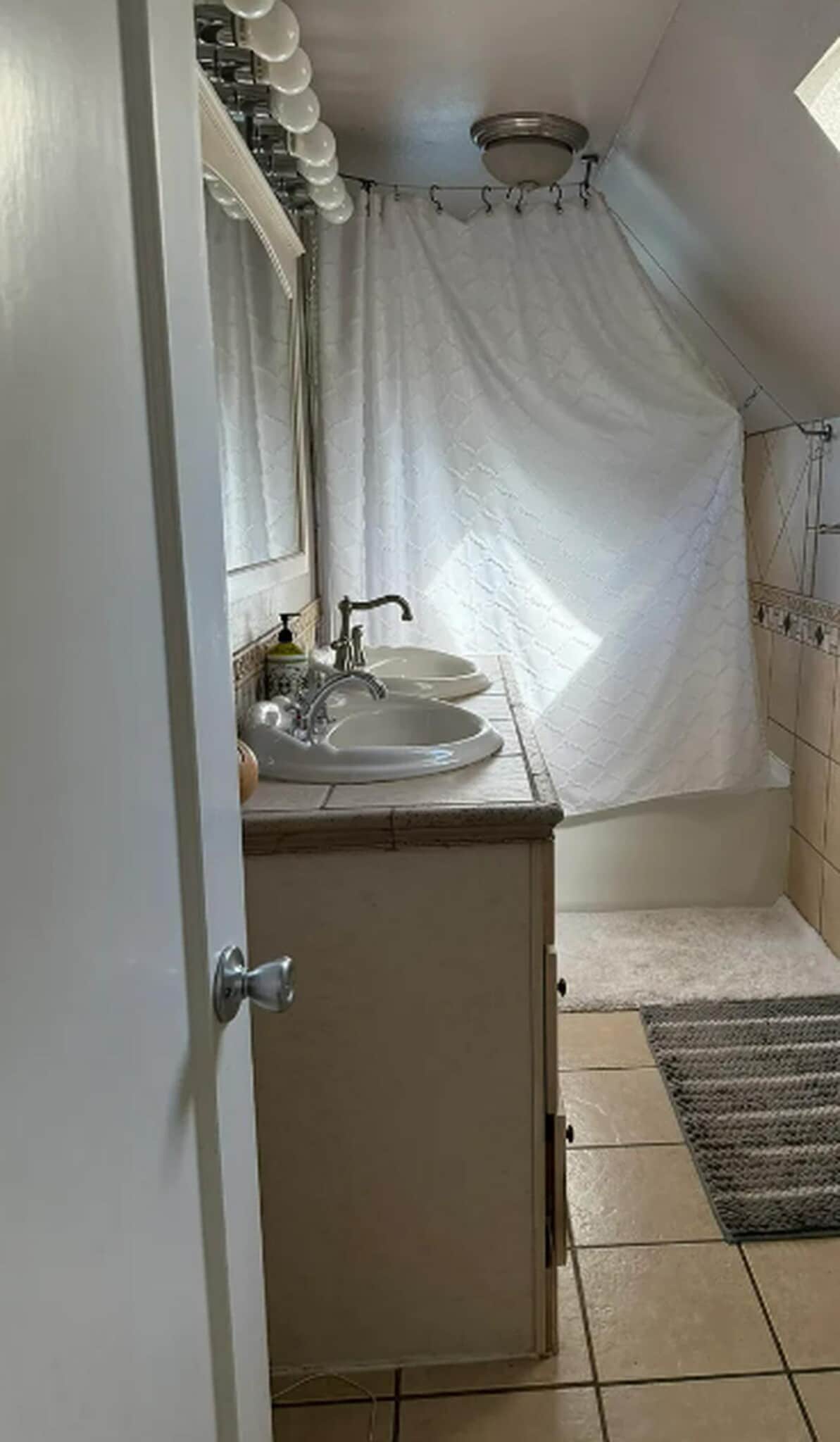 Building Photo - Charming NE Portland Apartment in a Great ...