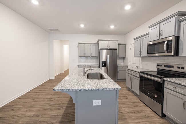 Building Photo - 3 br townhome Walking Distance to Downtown Albemarle! Ready now!