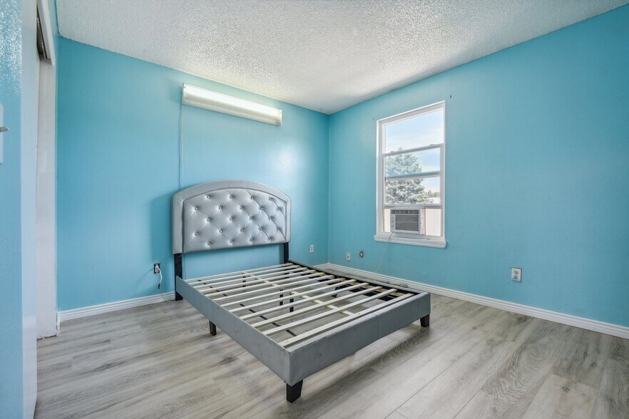 Building Photo - 8218 Washington St