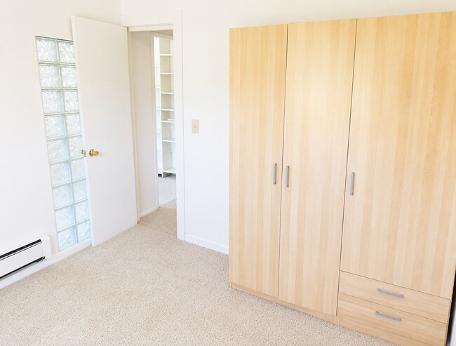 Building Photo - Charming 2-Bed Home in Fairhaven Neighborhood!