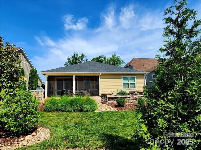 Building Photo - 305 Hemlock Bluff Ct