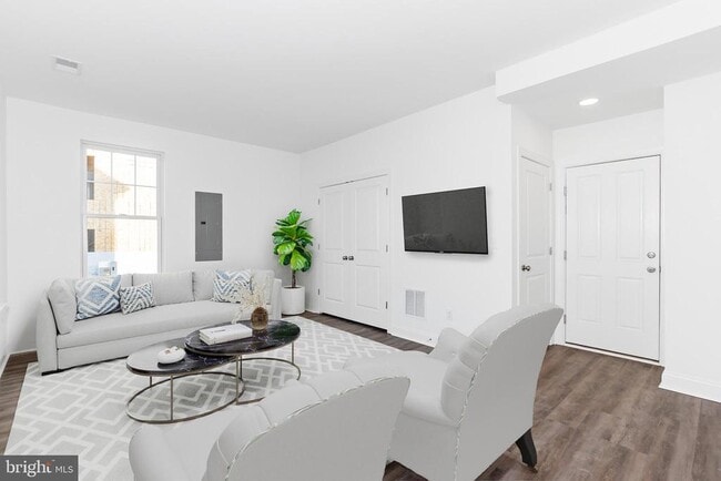 Building Photo - 1533 Schwinn St