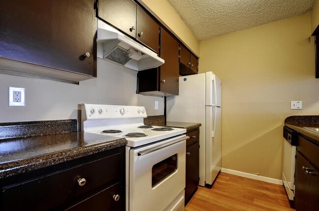 Building Photo - 2414 Ventura Dr