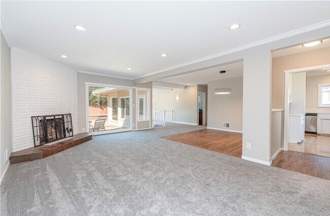 Building Photo - 535 Camino de Encanto