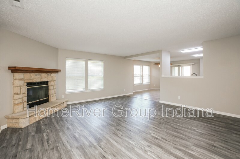 Building Photo - 6886 W Raleigh Dr