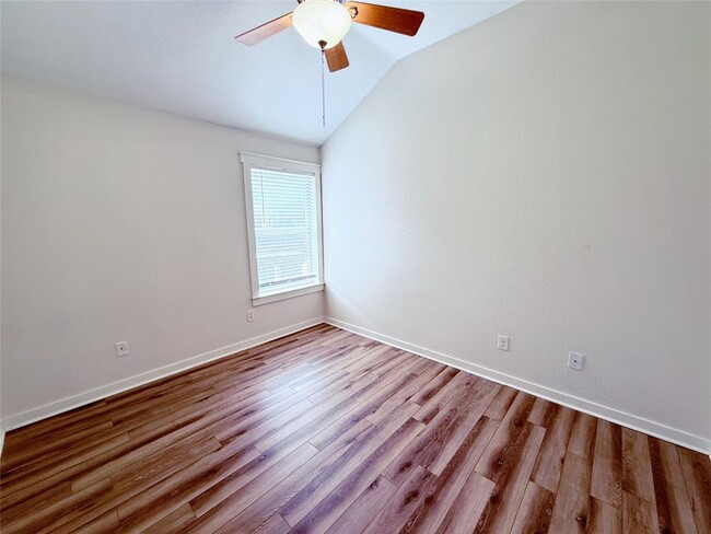 Building Photo - 207 Mollie Dr