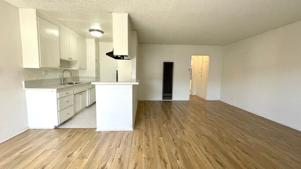 Building Photo - 849 N McCadden Pl