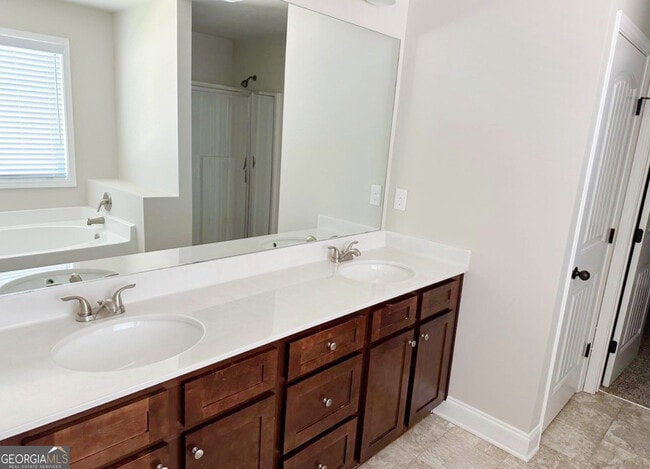 Building Photo - 225 Sanctuary Dr