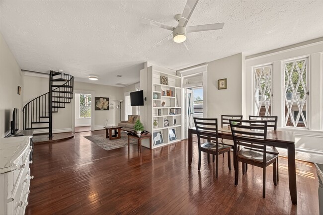 Primary Photo - 324 W Alabama St