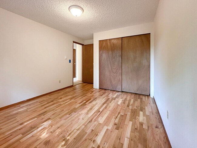 Building Photo - 3bd/1ba Redmond Home