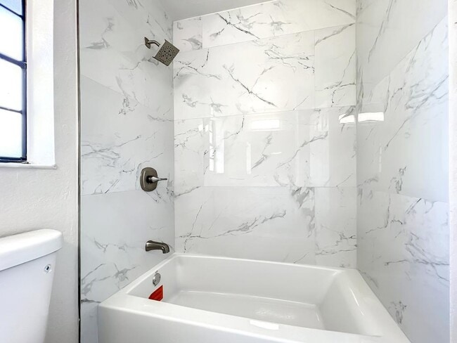 Building Photo - 10288 Turkey Lake Rd