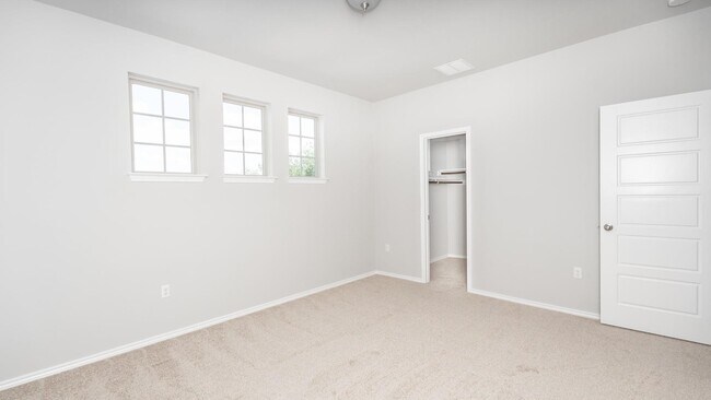 Building Photo - 9404 Hunter Ln