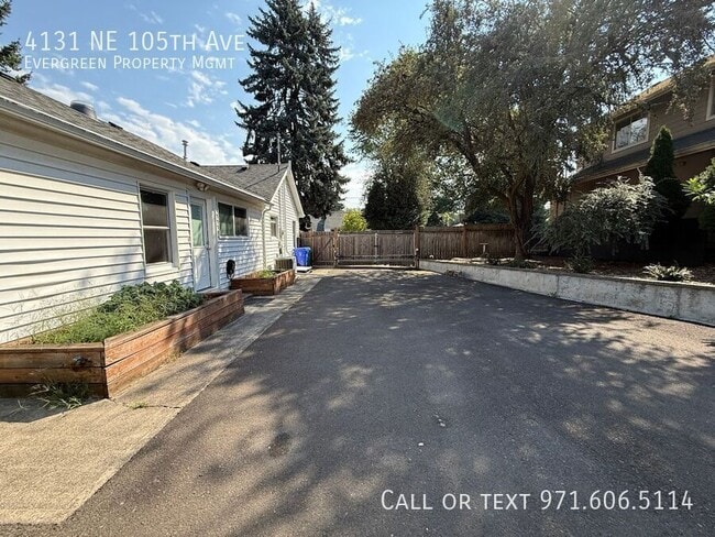Building Photo - 4131 NE 105th Ave