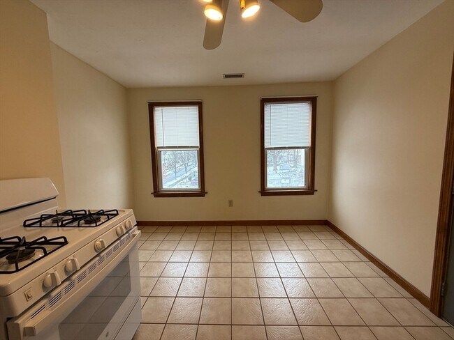 Building Photo - 132 Coburn Ave