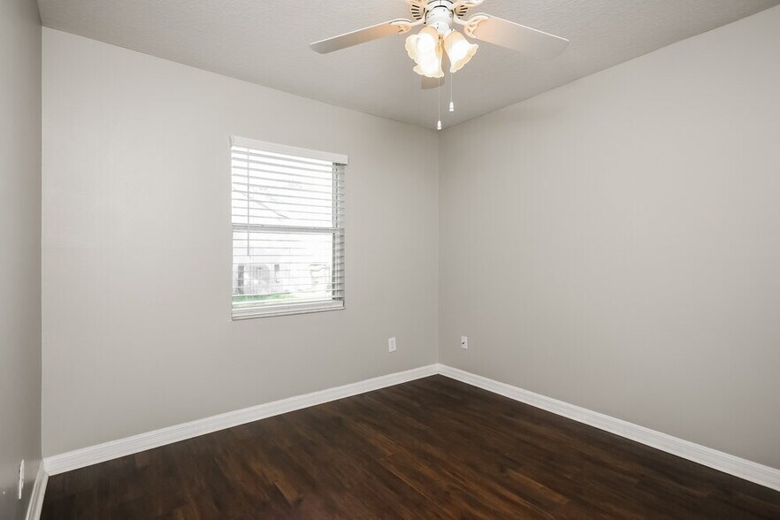 Building Photo - 10525 Reagans Run Dr