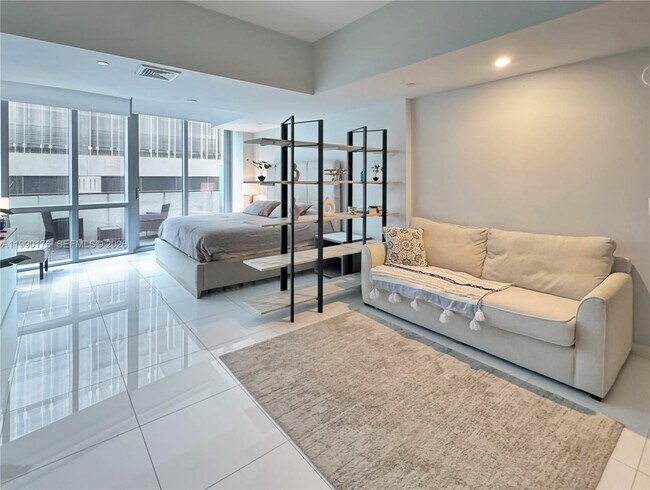 Building Photo - 851 NE 1st Ave