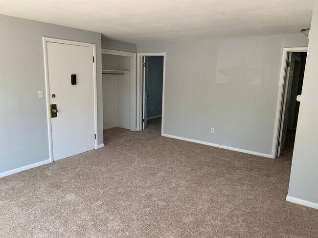 Building Photo - 2-Bedroom, 1-Bath
