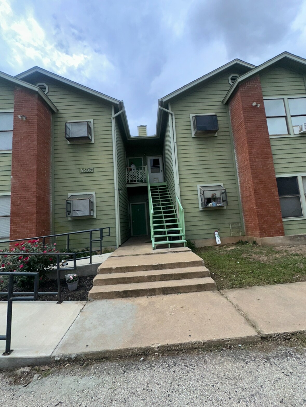 Building Photo - 9504 Kempler Dr