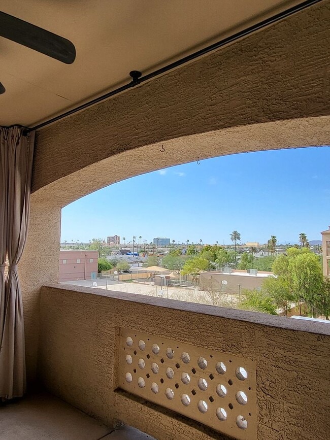 Building Photo - Unfurnished Resort Like Condo available No...