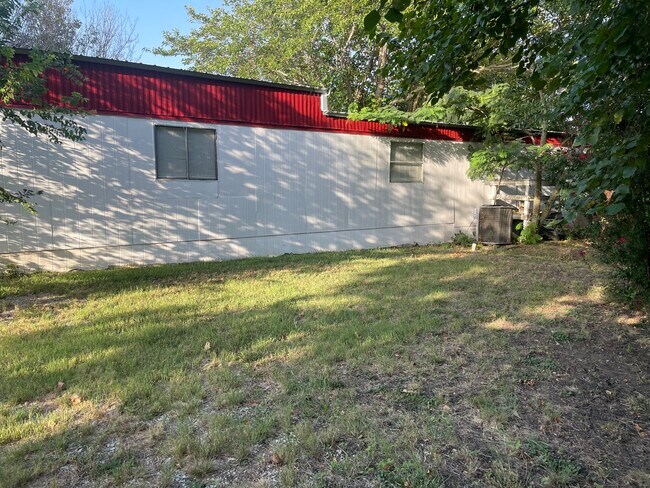 Building Photo - 3818 Co Rd 826