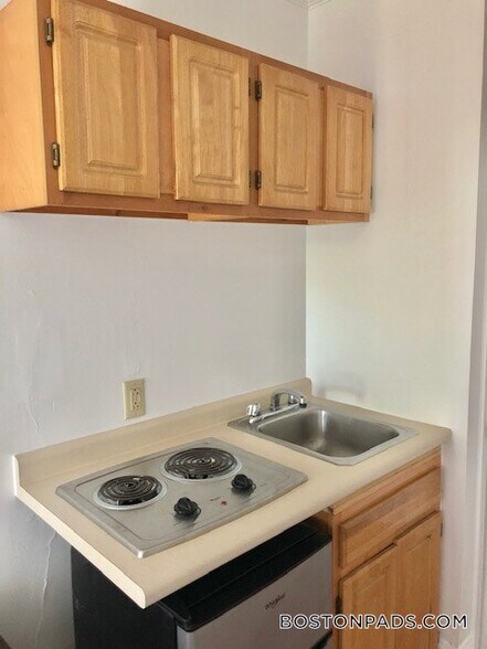 Primary Photo - 1061 Beacon St