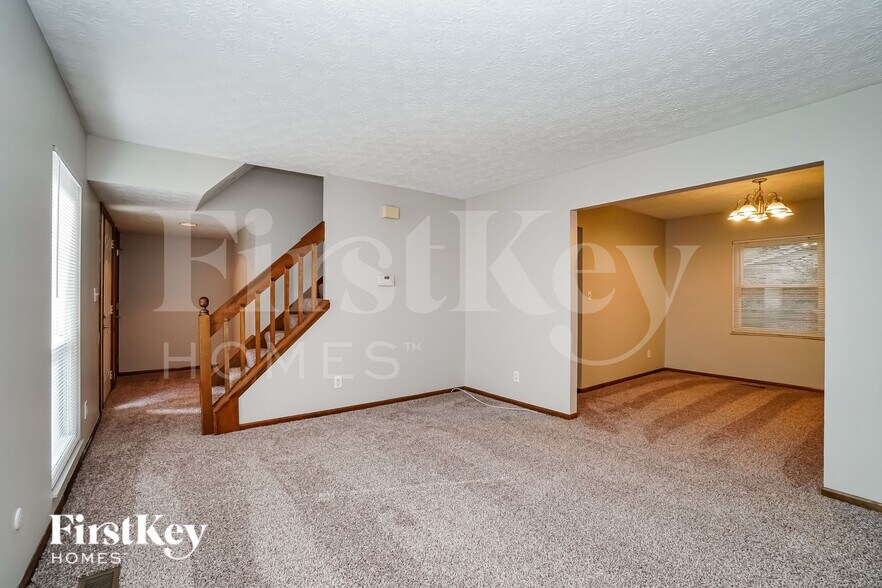 Building Photo - 819 Lindenhaven Ct