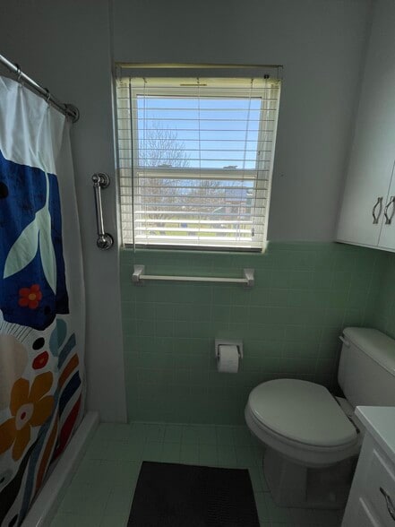 Building Photo - 407 East St