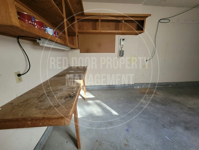 Building Photo - 1402 W Lotus St