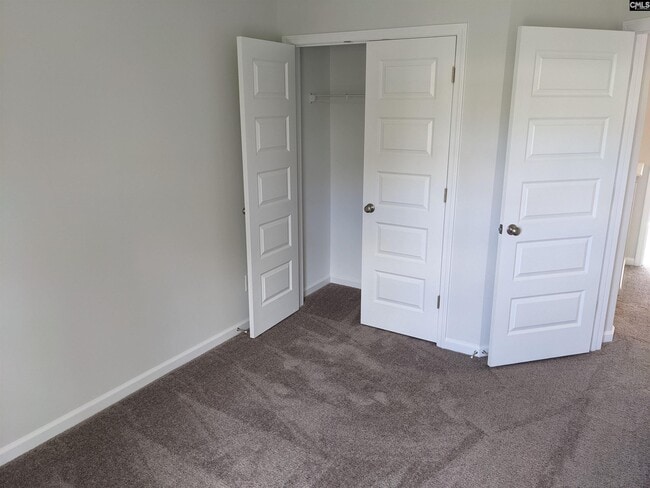 Building Photo - 200 Bluewing Dr