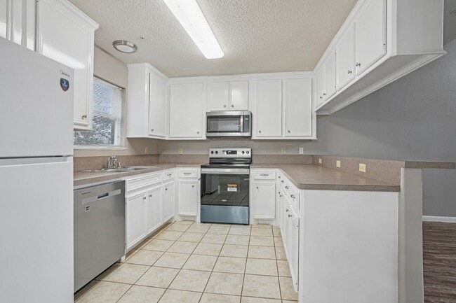 Building Photo - 100 Westpark Dr