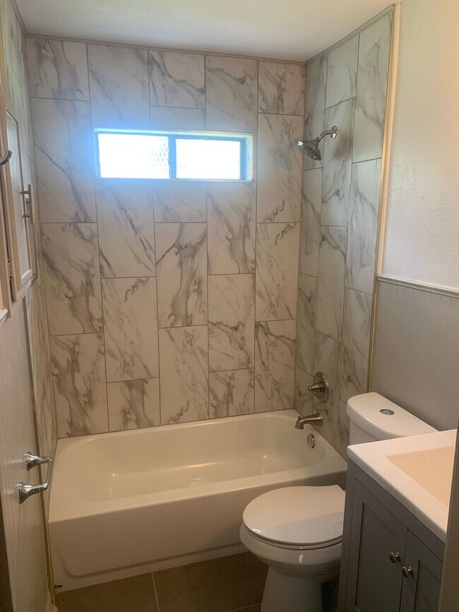 Building Photo - Pre Leasing for fall 2026! 2/1 in Tech Terrace