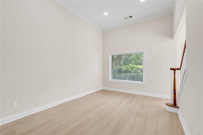 Building Photo - 105 Parkside Close