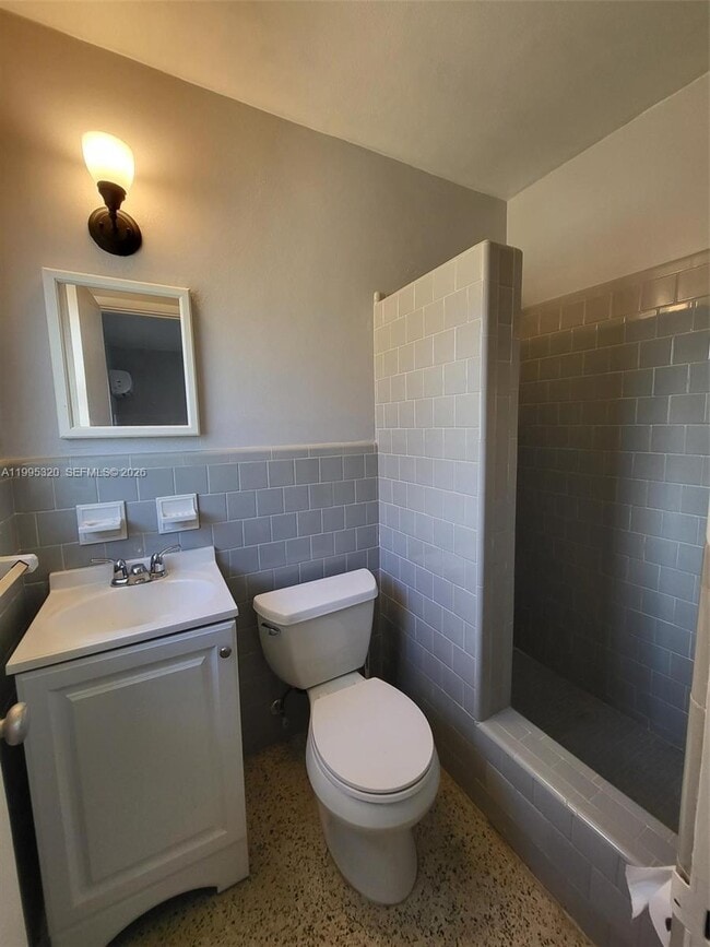 Building Photo - 200 SE 3rd St