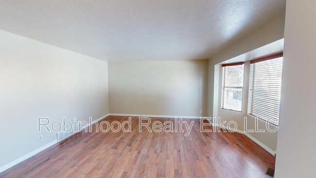 Building Photo - 2651 Shadow Ridge Dr