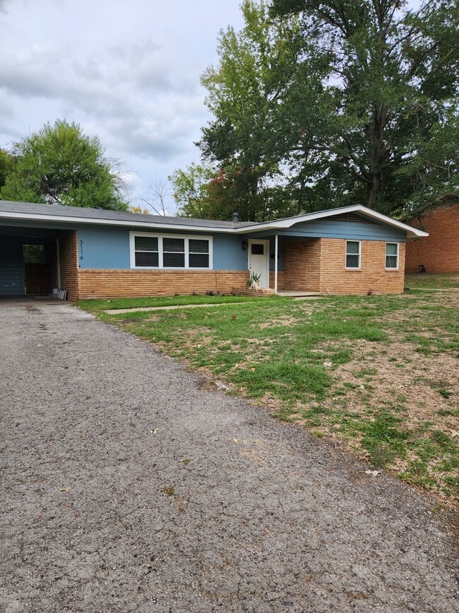Primary Photo - 3114 Tanglewood Dr