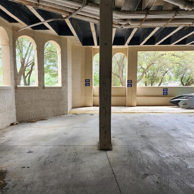 Building Photo - 3404 American Dr