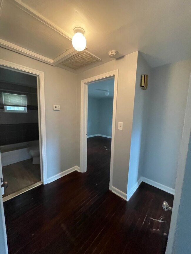 Building Photo - Coleman Place Duplex Quick Possession