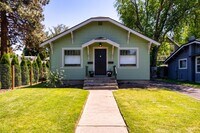 Building Photo - Charming remodeled craftsman blocks away f...