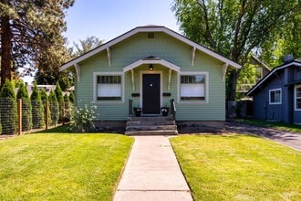 Building Photo - Charming remodeled craftsman blocks away f...