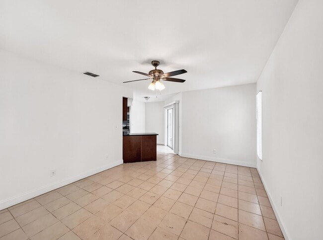 Building Photo - Annual rental offering privacy and space on 1.14 acres in Naples!