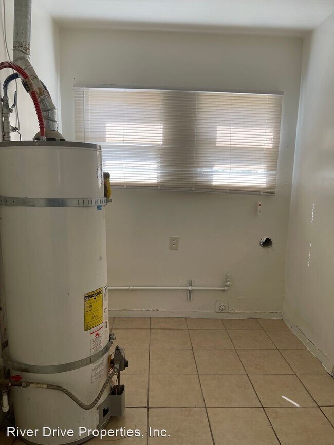 Building Photo - 1 br, 1 bath House - 778 E. Sonora Avenue