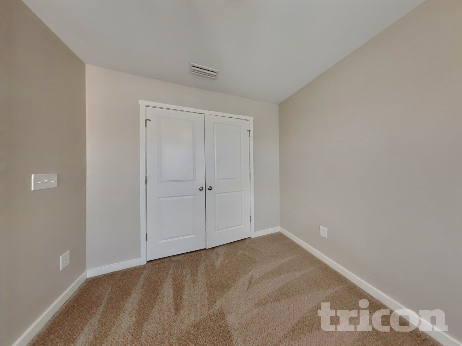 Building Photo - 513 Soaring St