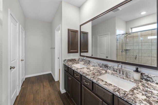 Building Photo - 5502 Pearl Vis Dr
